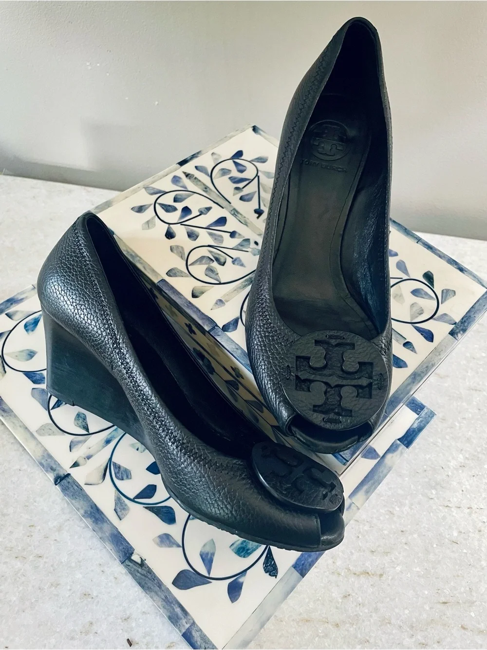 TORY BURCH~Sally Black Pebbled Leather Peep Toe Wedges, Sz 9